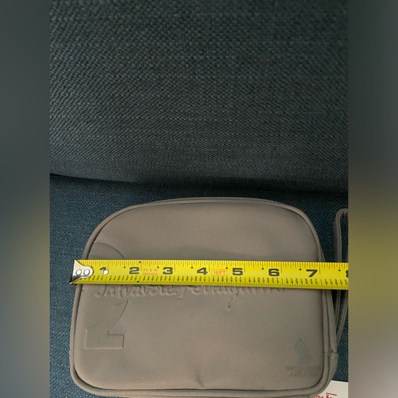 NWOT Salvatore Ferragamo Travel Toiletry Pouch +5 Toiletries Incanto Pour Homme - Picture 12 of 15